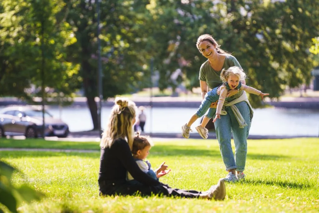 Familie i park og uterom